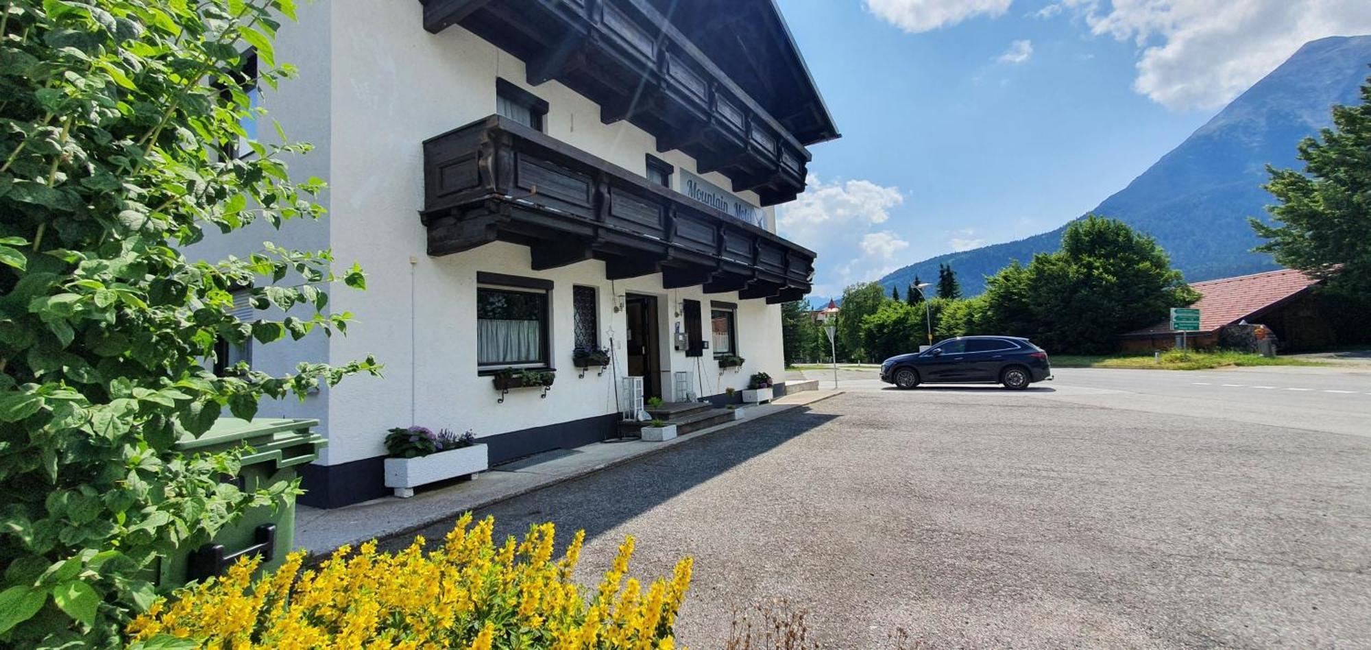 Mountain Motel Leutasch Bagian luar foto